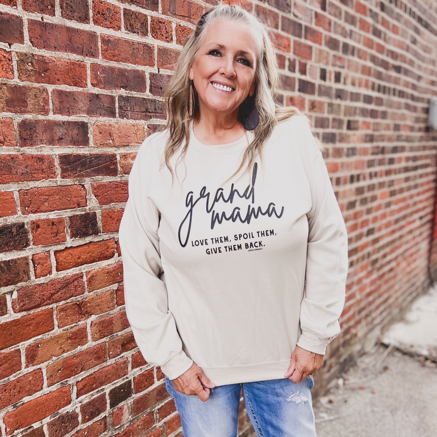 GRAND MAMA - Crewneck Sweatshirt