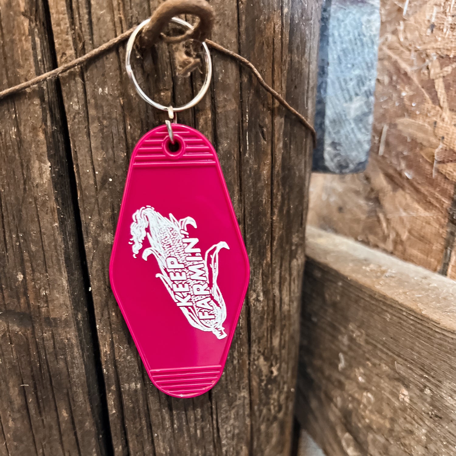 KEEP FARMIN - Maroon Vintage Motel Keychains