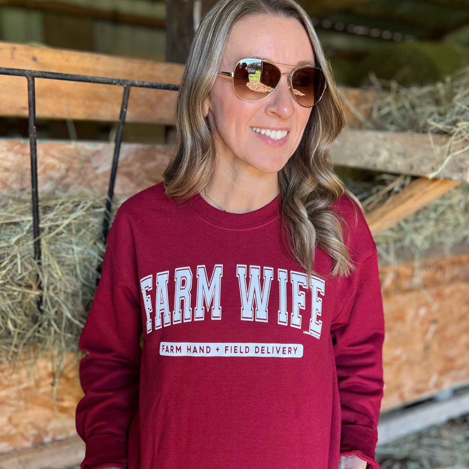 FARM WIFE - Crewneck Sweatshirt